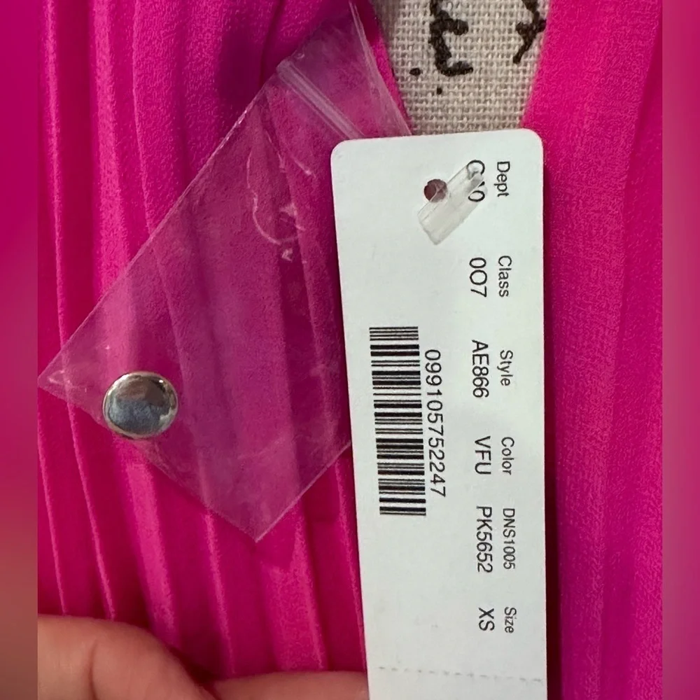 🌷🌷 Women’s Pink Sleeveless Pleated Georgette Blouse - NWT - Size XS🌷🌷